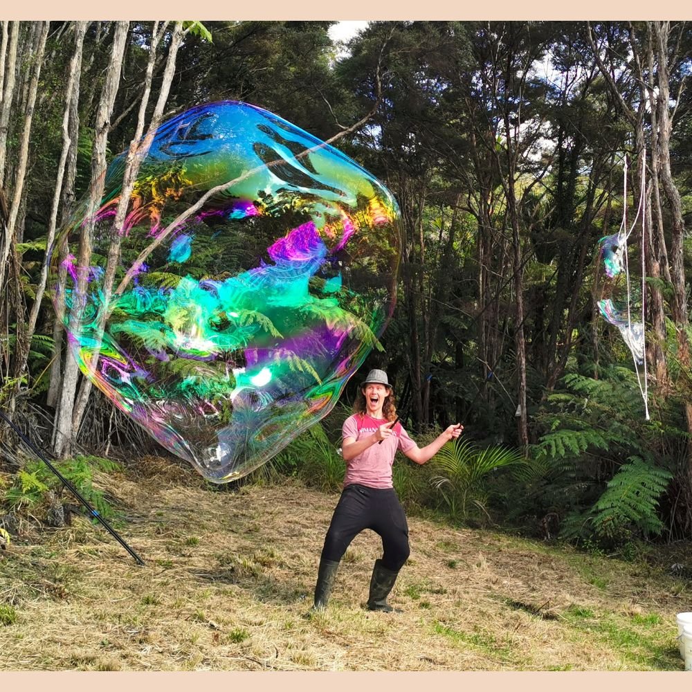 Bloombloomme Bubble Guns, 64 Holes Giant Bubble Machine Gun with ... Giant bubble gum machine